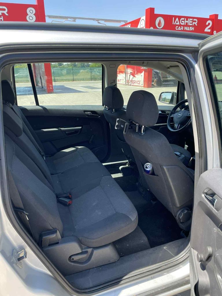 Opel zafira 2012