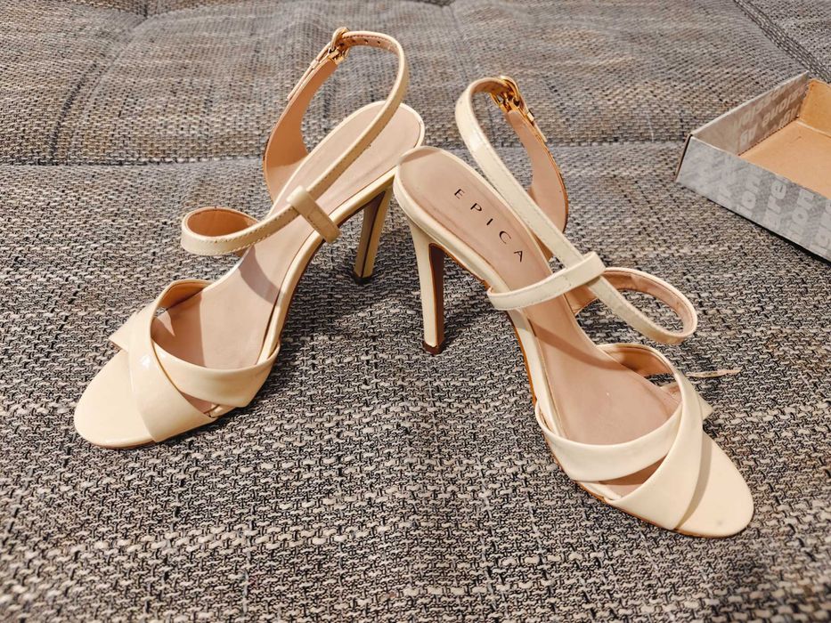 Sandale cu toc Epica