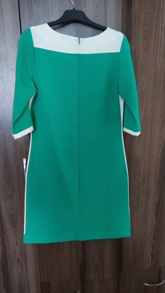 Платье женское зеленое