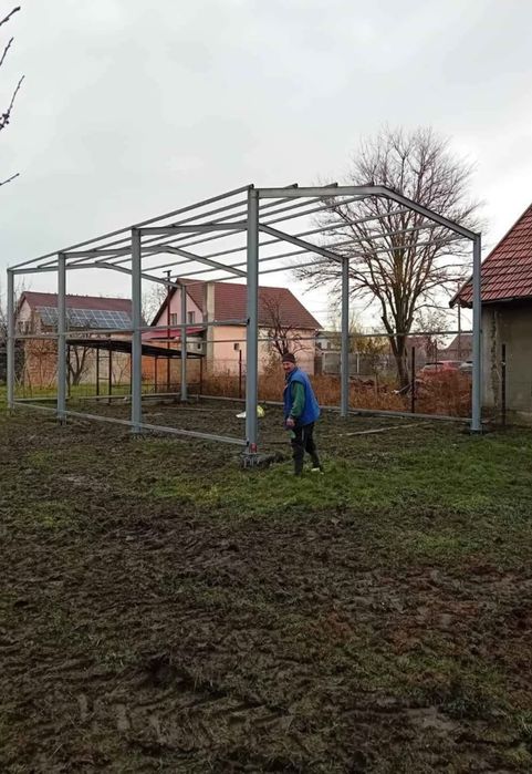 Vând Structura metalica 25x8x4 
Confecționată pe sudura din profile ip