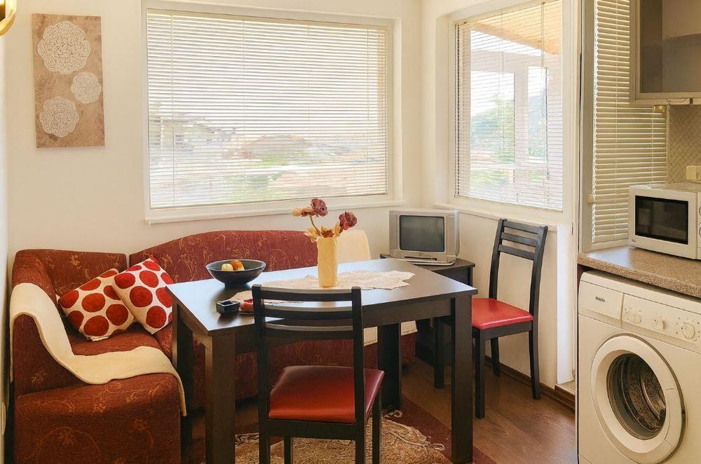 Дава се под наем Двустаен апартамент в Варна, Аспарухово - 55 кв.м за 273.87 € - Снимка #1