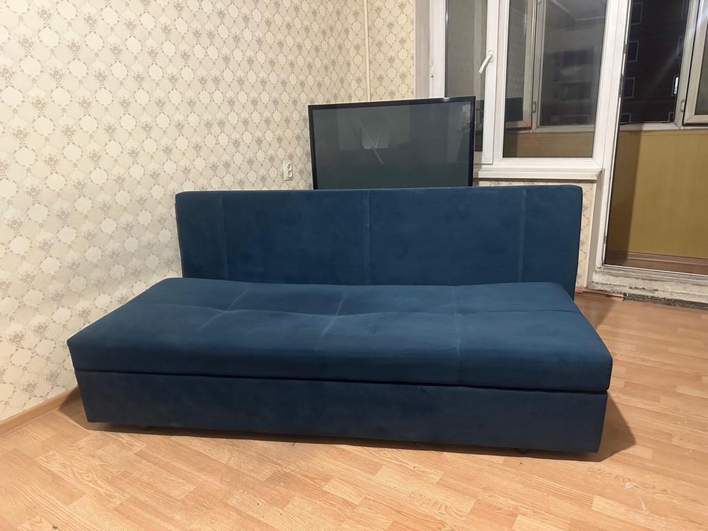 Полдам диван синего цвета