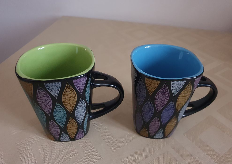 Set 2 cani 10 lei din portelan 300ml