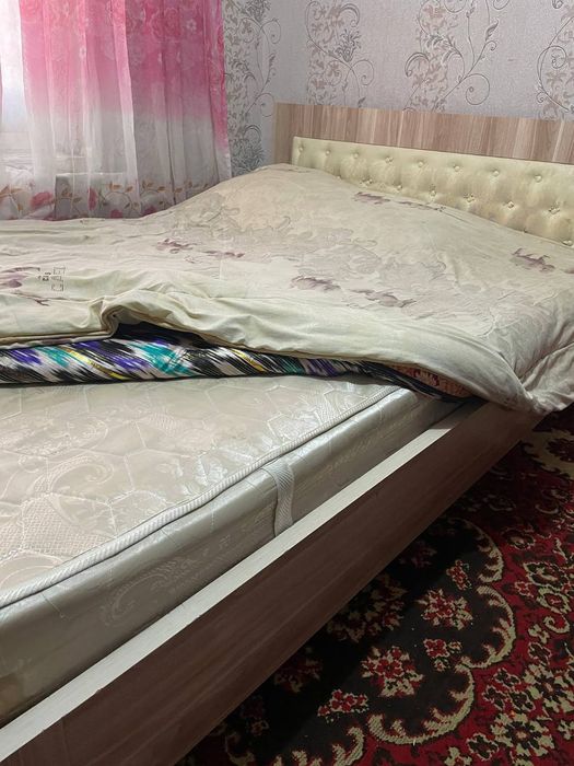 Двухъярусная и двуспальная кровати