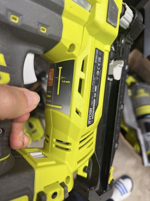 Ryobi Pistol cuie  18V ONE