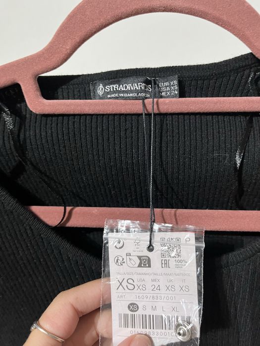 Rochița neagra mulata (30 de lei)