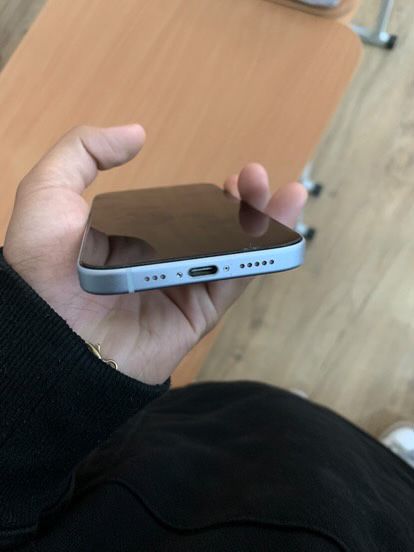 Vand iphone 15 128gb