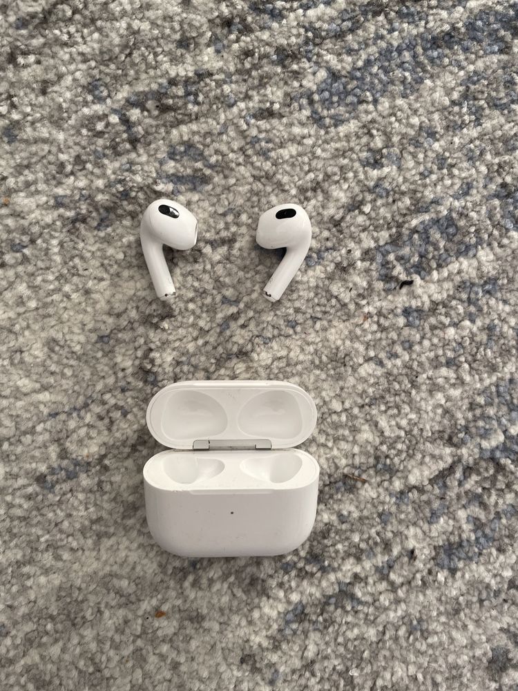 Airpods 3 inca in garantie