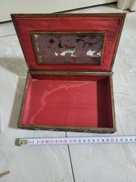 Cutie veche cupru bijuterii Castelul Corvinilor