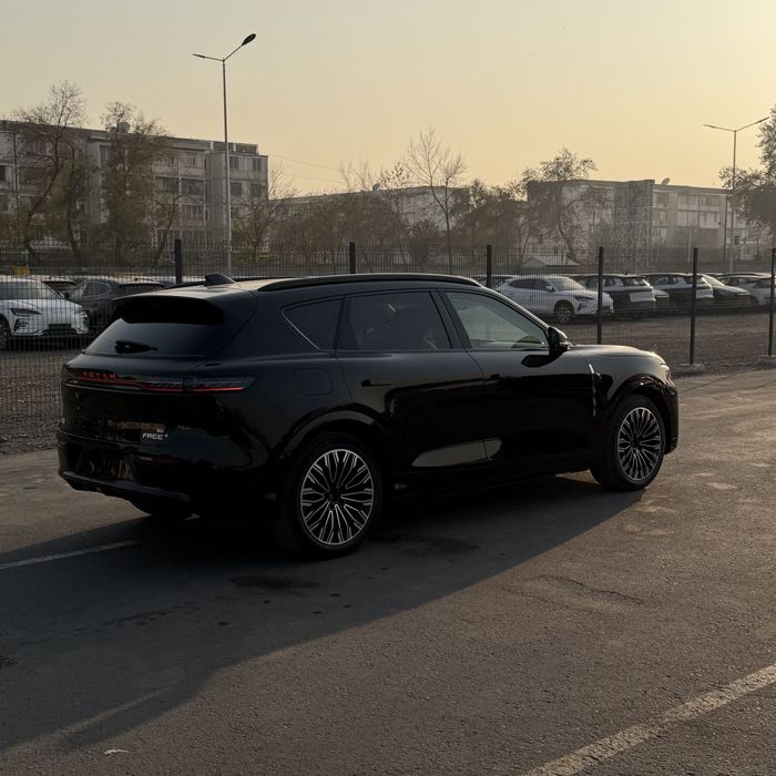 VOYAH FREE PLUS (2026 Restling)