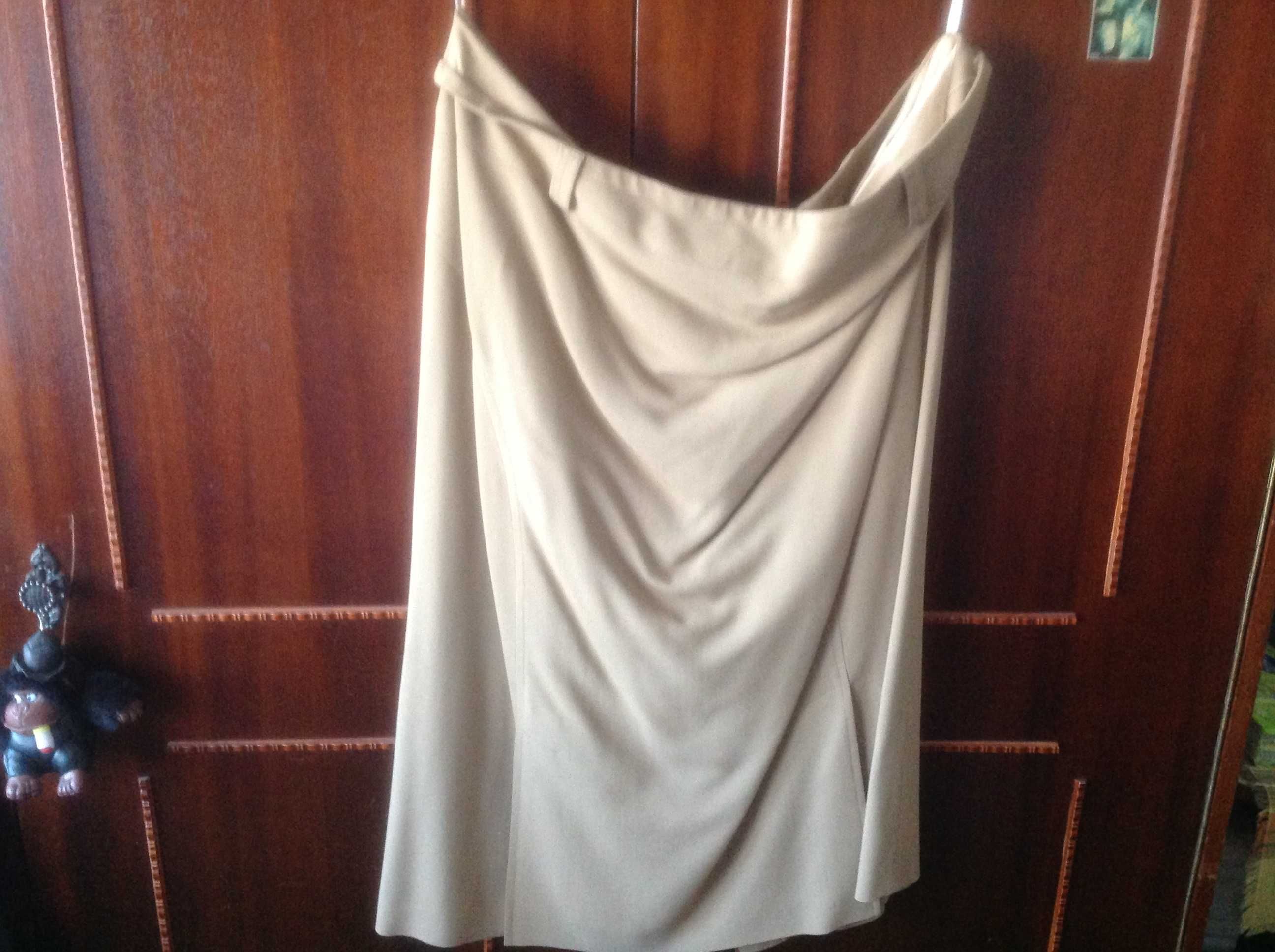 costum de dama din stofa de lana, nr.52 (fabrica Moda Arad )