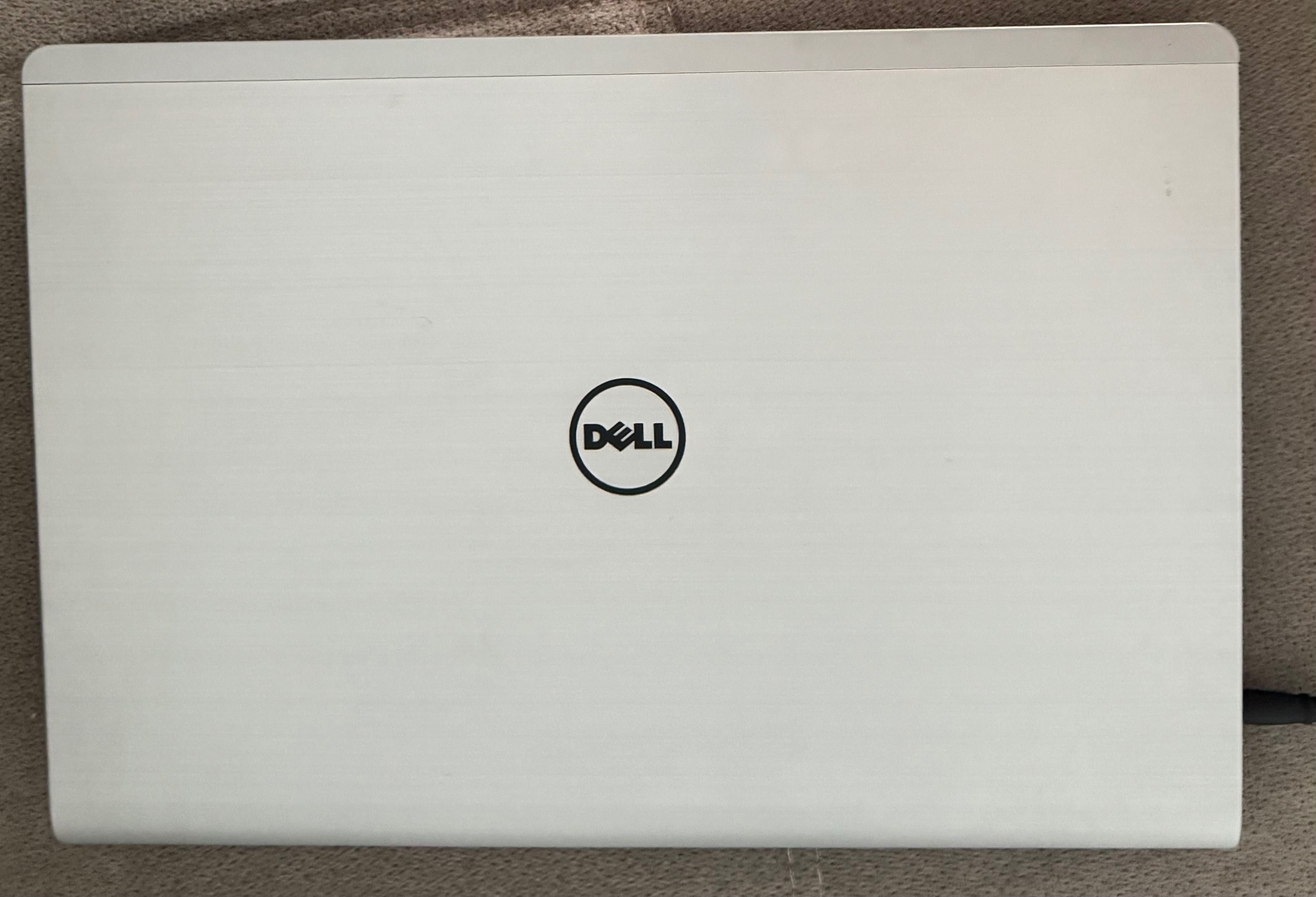 Laptop DELL Inspirion 17 5000 Series