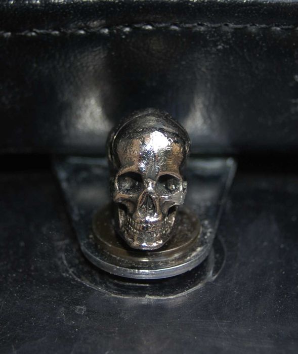 Болт череп за седалката на Харлей. Harley Davidson