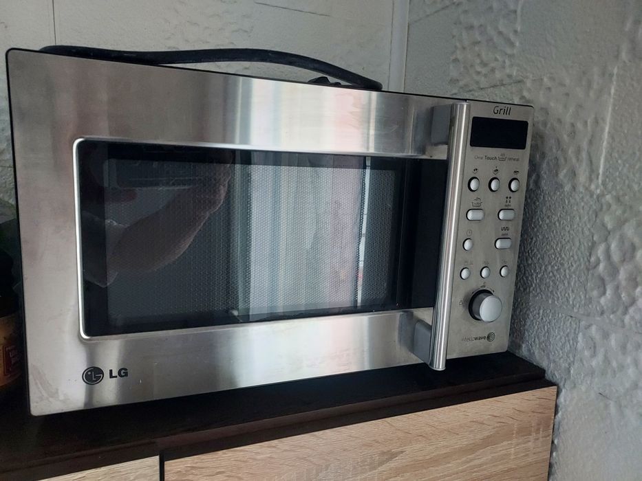Cuptor cu Microunde LG IntelloWave OneTouch Folosit, impecabil