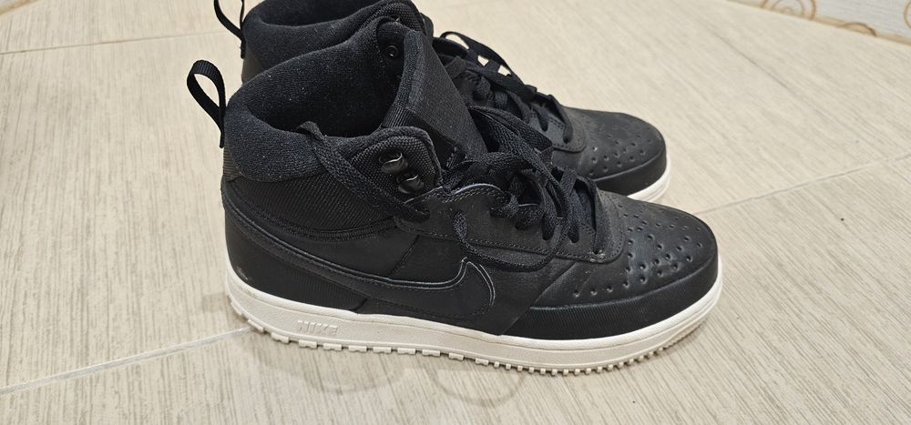 Зимни обувки  Nike 42