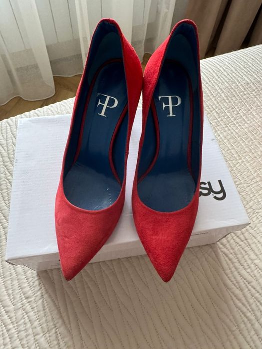 Женские туфли на каблуке