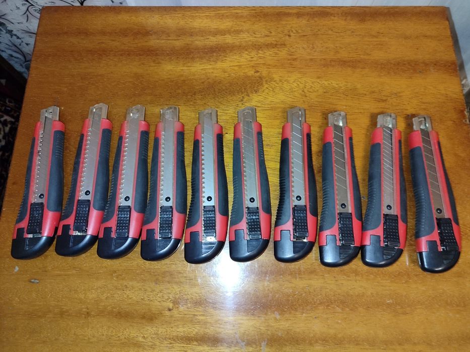 Канцелярские ножы 18мм.