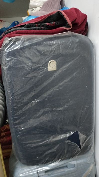 Чемодан почти новый