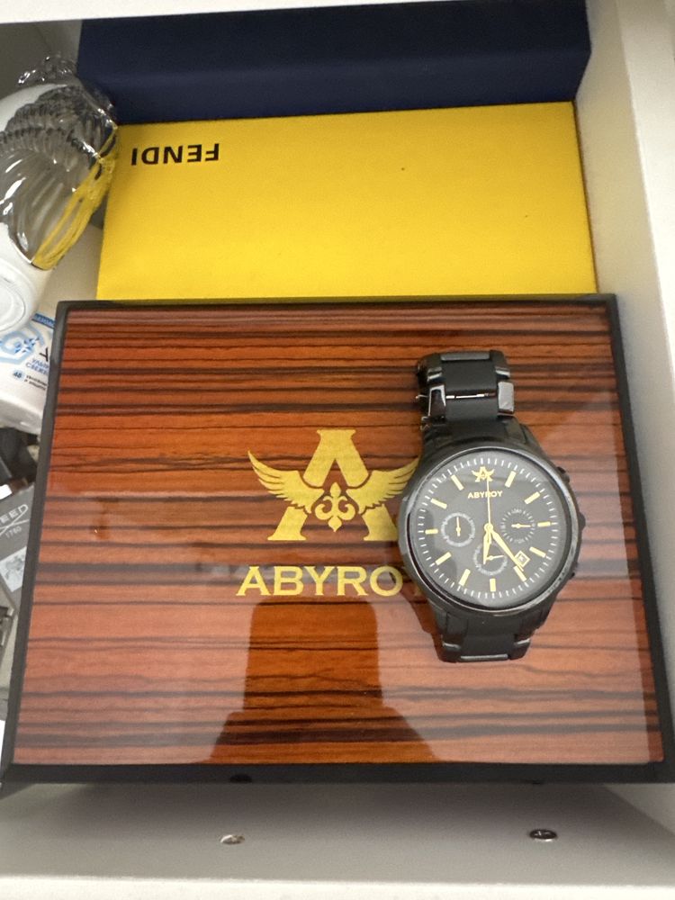 Продам часы Abyroi