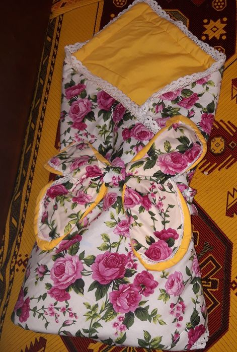 Продам одеяло с бантом на выписку