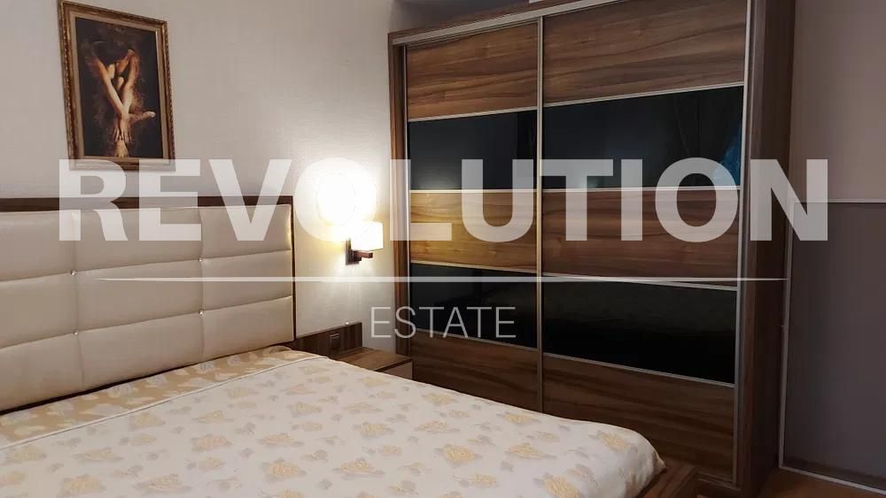 Дава се под наем Тристаен апартамент в Пловдив, Кючук Париж - 80 кв.м за 485 € - Снимка #3