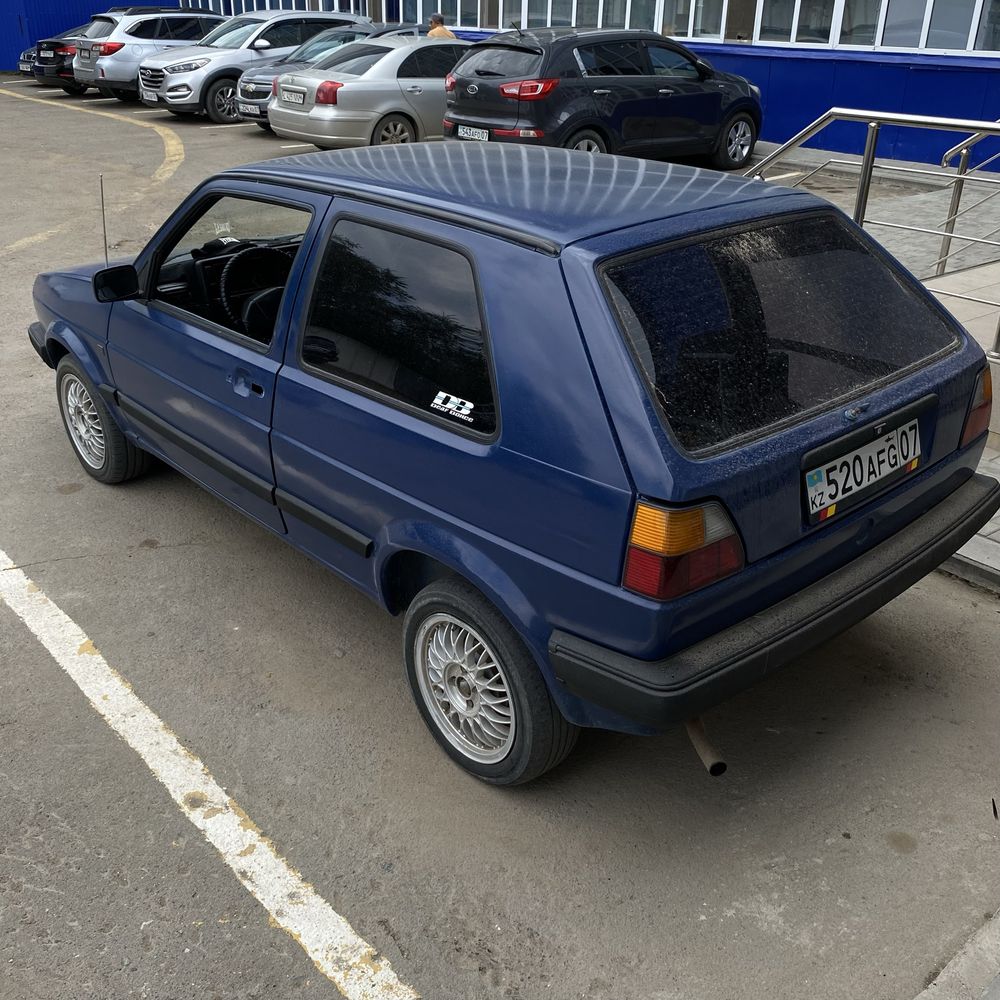 автомобиль гольф 2