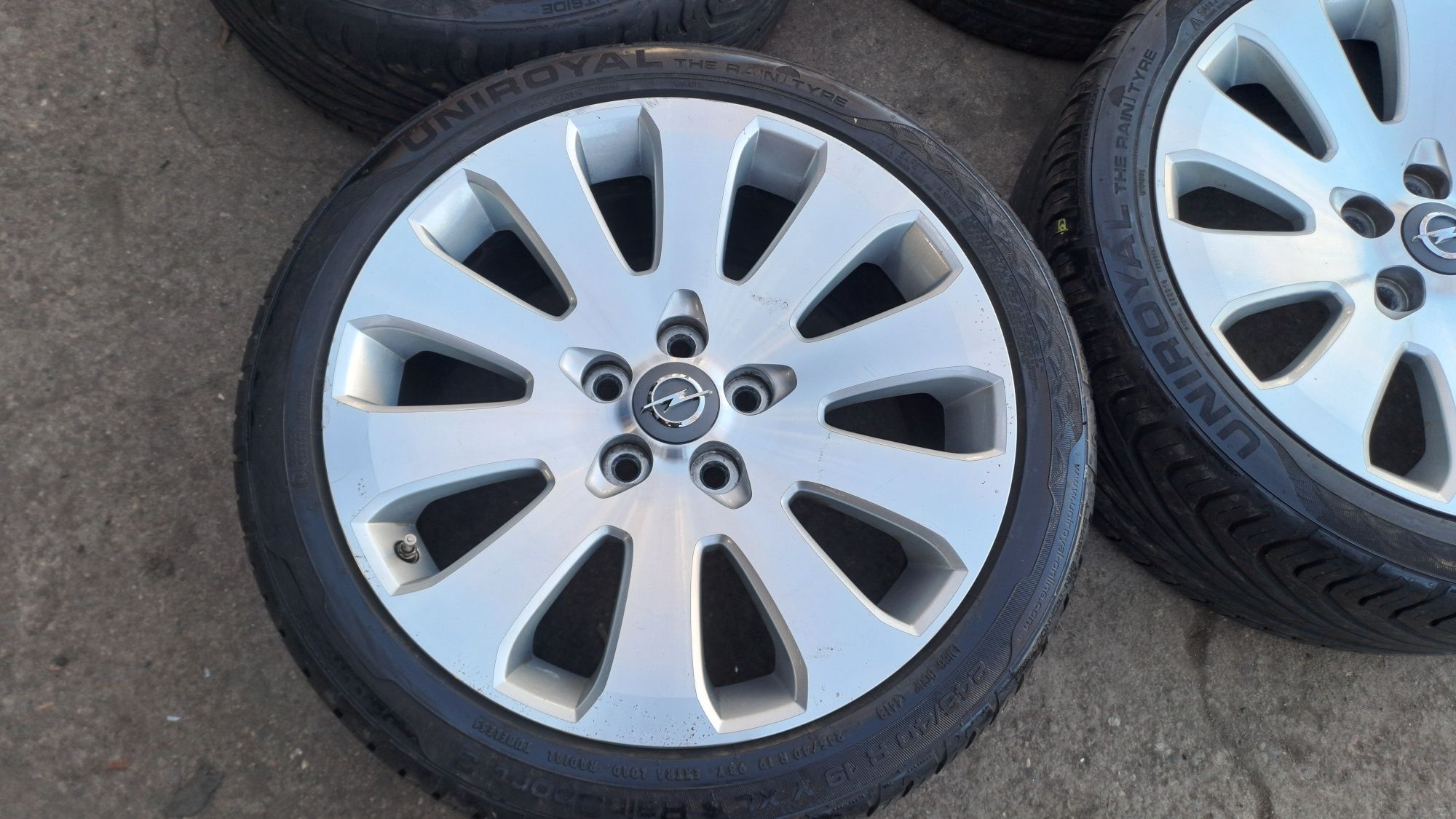 19" 5Х120мм Опел Инсигния, 5x120mm Opel Insignia с гуми 245/40/19