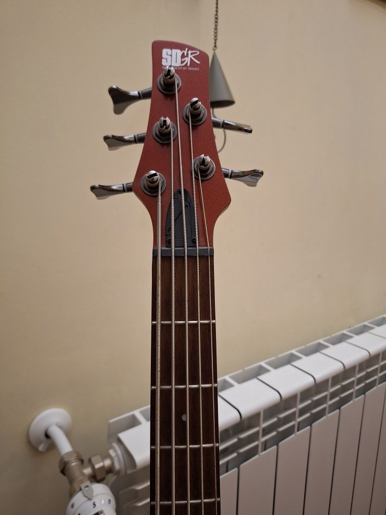 Бас китара Ibanez sr305e