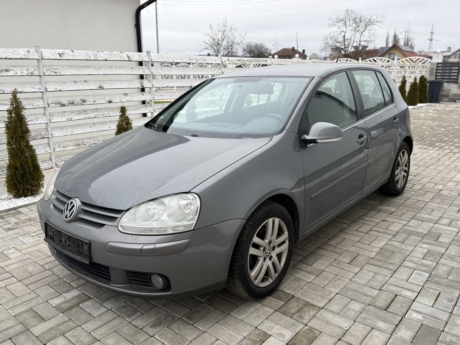 Golf 5 • 1.6 benzina • An 2006 • 217000 km