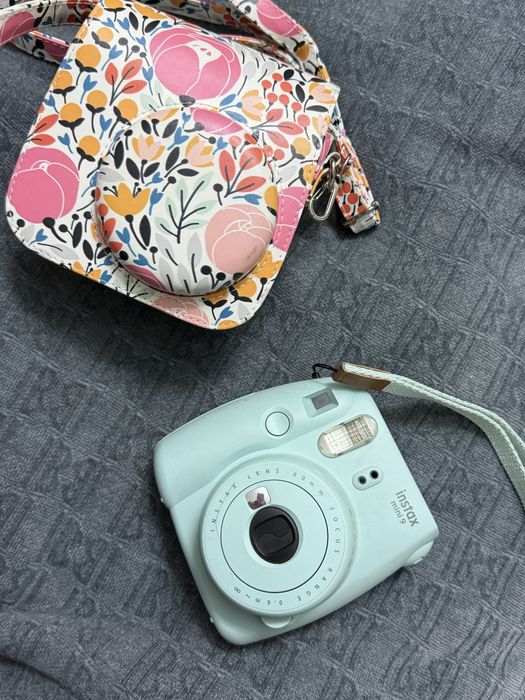 InstaxMini классная камера с чехлом