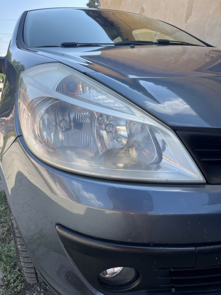 Ляв-Десен фар за Renault clio 3