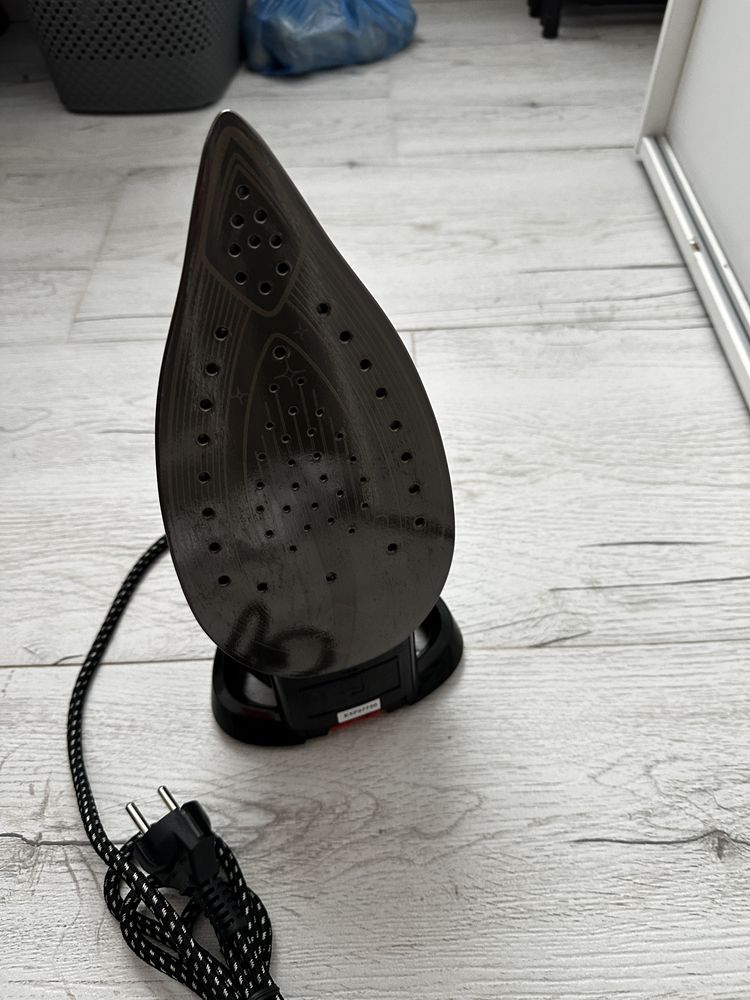 Vand fier de calcat Tefal