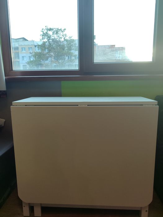 Сгъваема маса с четири чекмеджета