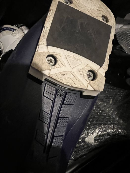 Дамски Ски обувки + яке Guess