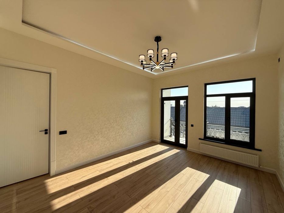 Продаётся двух этажный  участок в Сергелях Хонобод Беруний махалля 3с