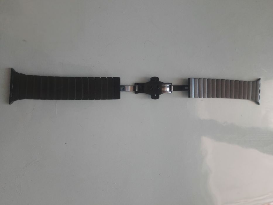 Продам металлический ремешок для iРhone