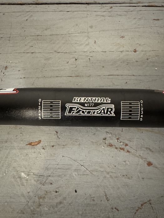 Renthal Fatbar 31.8 30mm rise 800mm кормило за велосипед