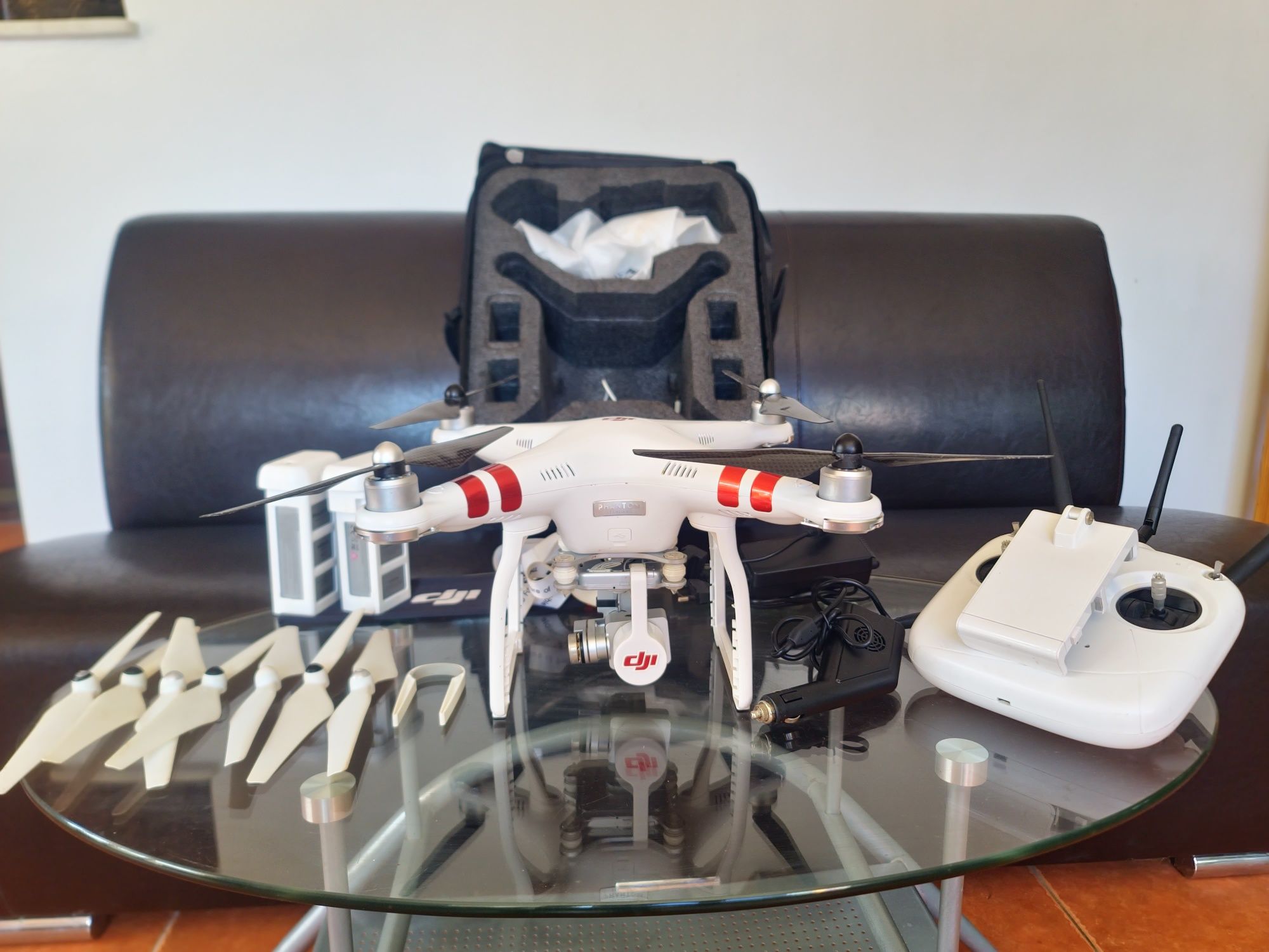 Drona DJI Phantom 3 ca noua