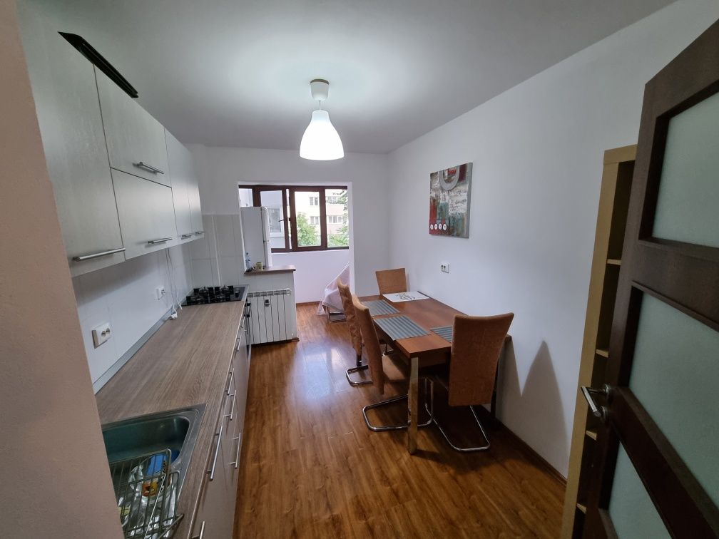 Apartament cu 4 camere