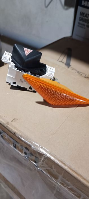 Semnalizarea/buton avari, Ford mk1