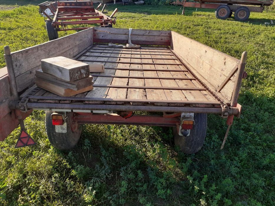 Vând 2 remorci pentru tractor