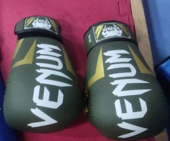 Boks qoʻlqop VENUM14