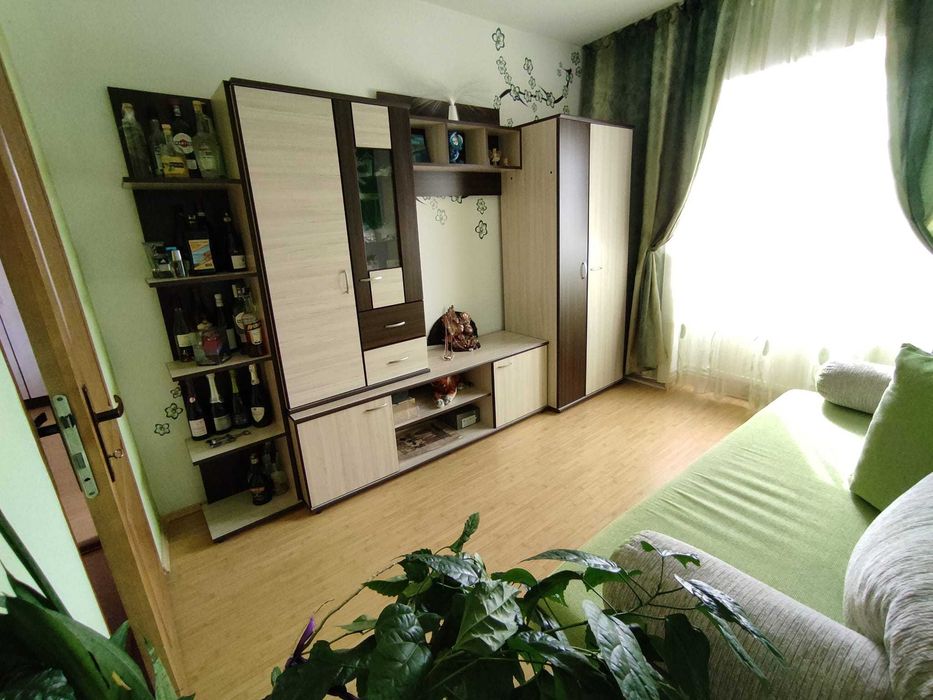 Vand apartament 3 camere mobilat