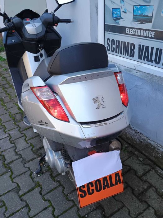Motociclu marca Peugeot Stanley 125 cmc an 2006, omologat Scoala