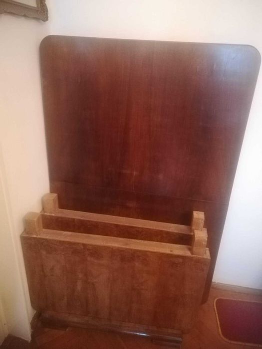 Masă extensibilă din lemn masiv pentru 12 persoane