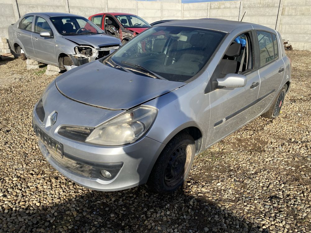 Vand bara spate si hayon Renault Clio 3 2005-2010