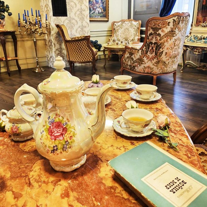 Елегантна колекция от барокови мебели