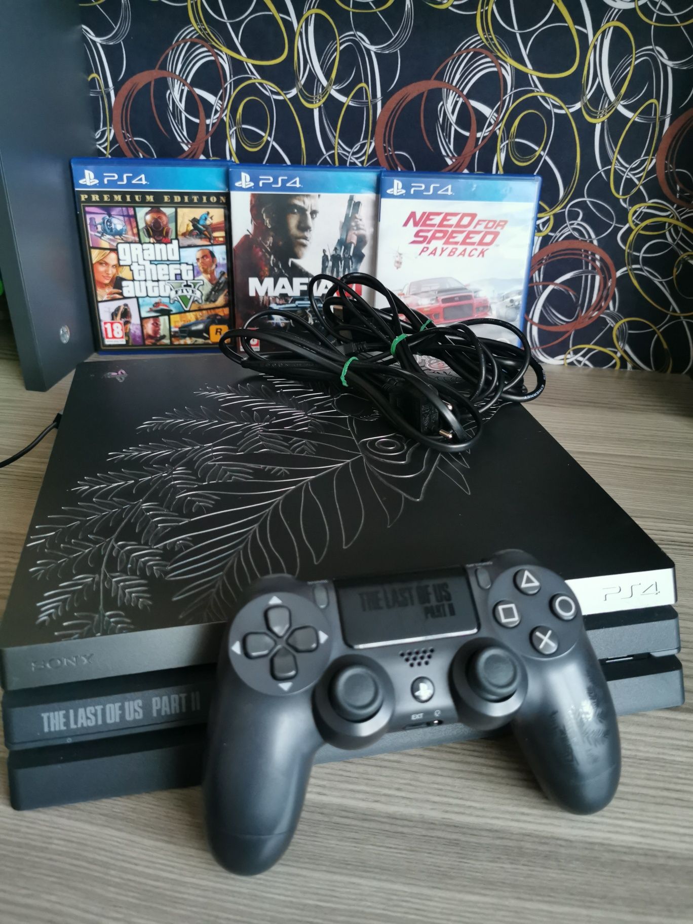 PlayStation 4 pro 1 ТВ limited edition "The Last Of Us"