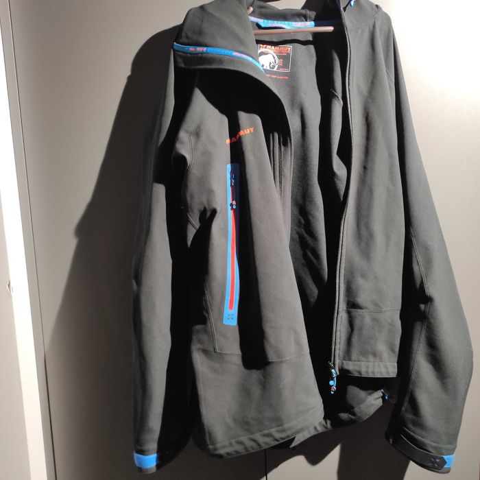 Яке мъжко оригинално на марка Мамут (Mammut)