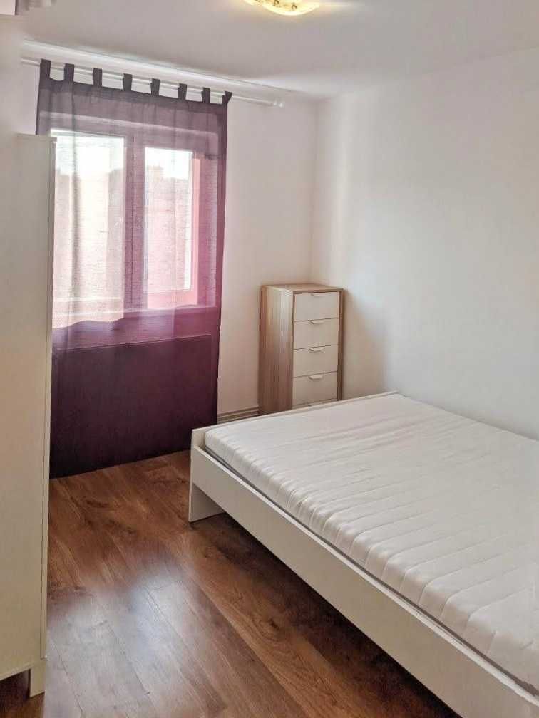 Proprietar - Vand apartament 2 camere mobilat zona Florilor / Vlahuta